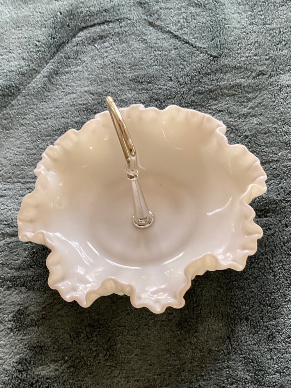 VINTAGE ORIGINAL MILKGLASS CANDY/SMALL HORS DOVRE BOWL.